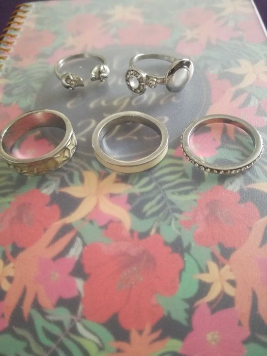 Anéis variados coloridos/lisos/revirados