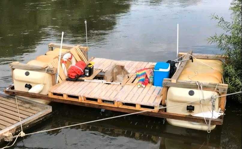 Zbiornik do wykonania tratwy molo pomostu pływającego itp.