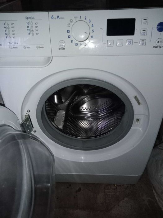 Стиральная машина INDESIT PWSE 6108 W по запчастям.