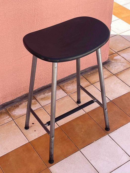 Cadeira preta para cozinha