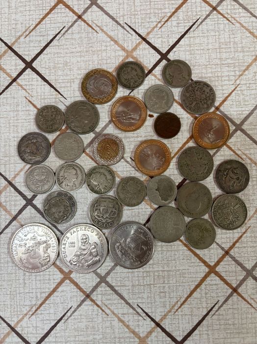 Moedas antigas de vários anos