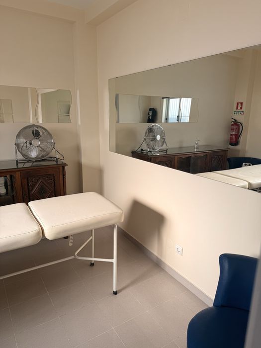 Gabinete de estetica em barbearia