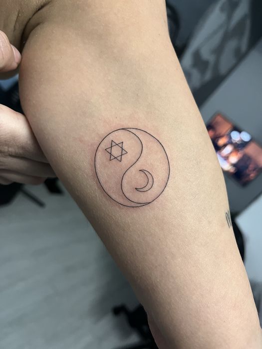 Tattoo realismo & fines lines