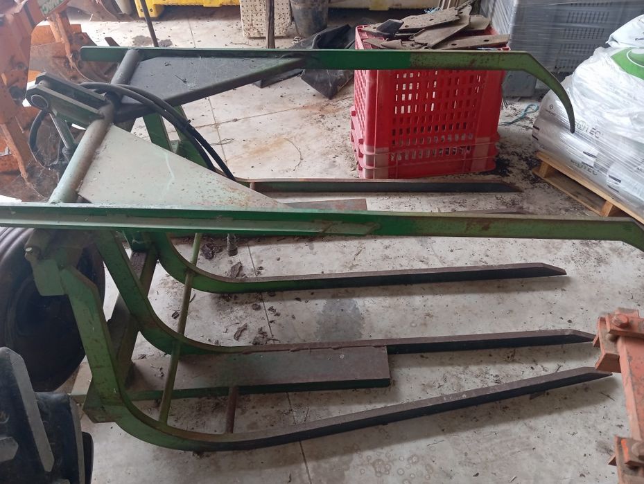 Forquilha para empilhador ou trator agrícola