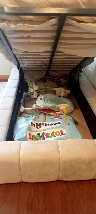 Cama estofada Nova para colchão 90x190