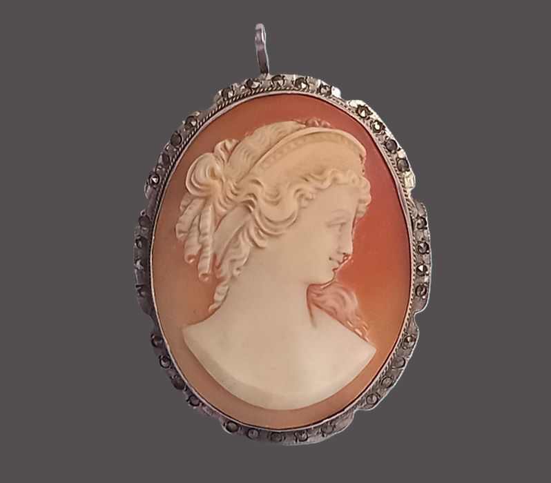 Piękna kamea, wisior/brosza, srebro "800" i markazyty, pocz. XX w.