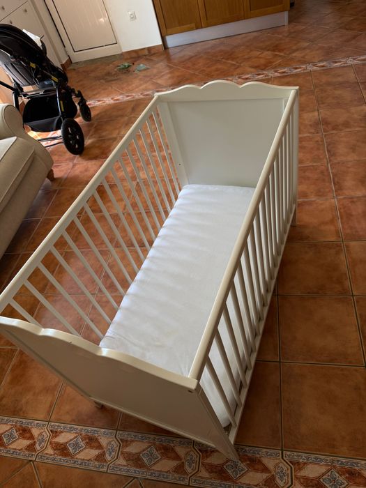 Berço com colchão