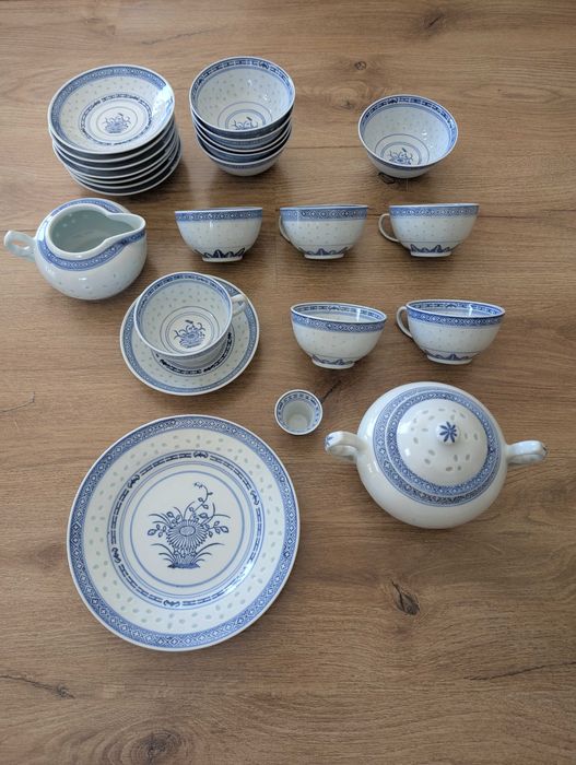 Komplet zestaw porcelanowy kawowy biały niebieski 24 elementów