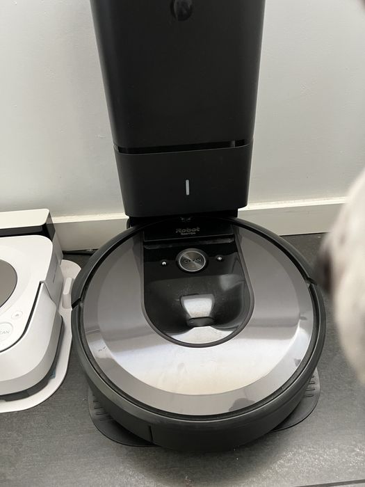 IRobot  Roomba I7+