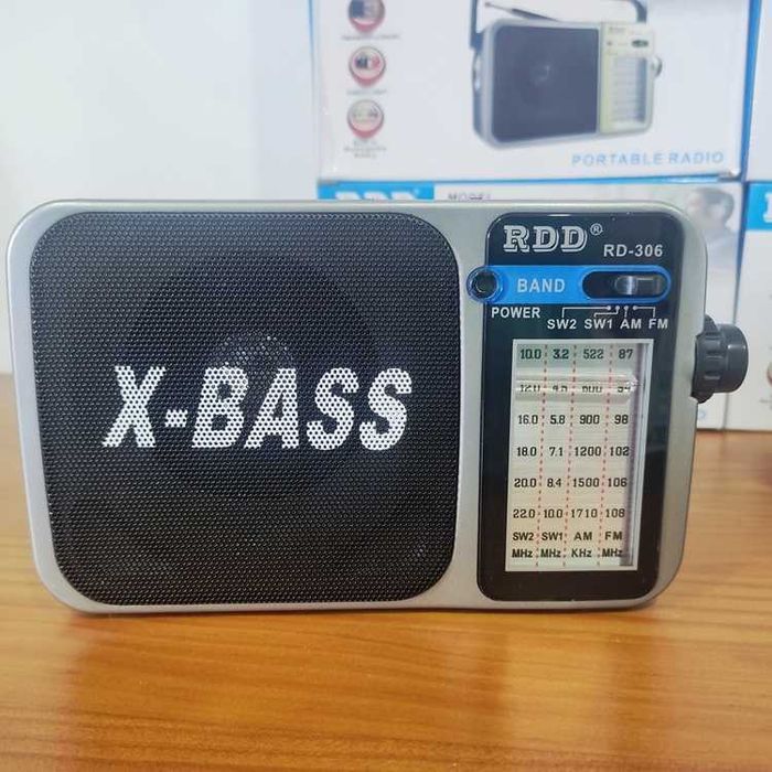 Rádio Retro Portátil RDD RD-306 24 Bandas com X-BASS com Lanterna