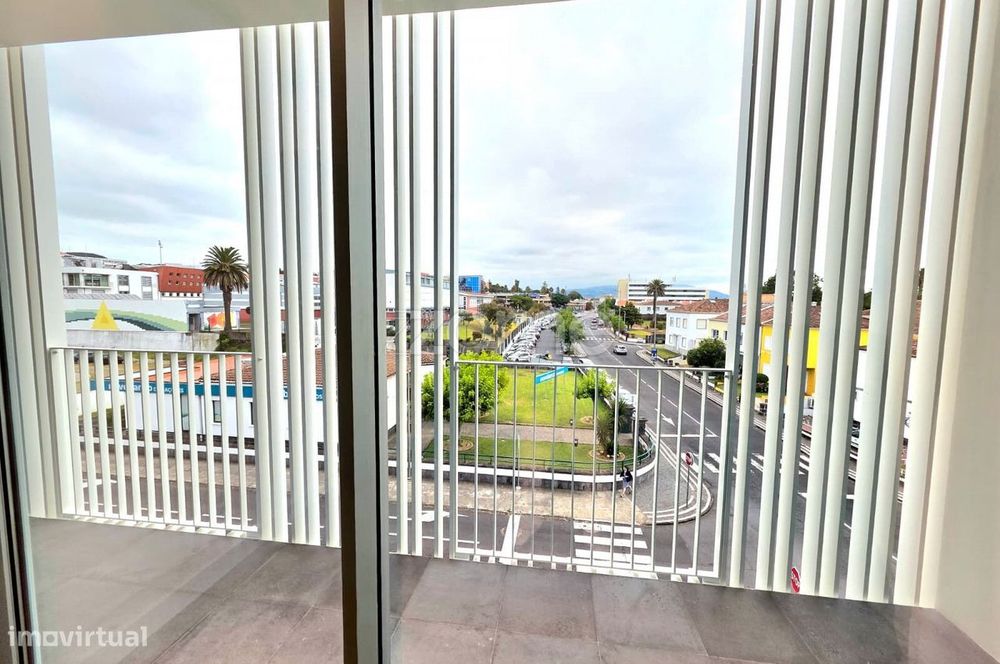 Apartamento T1 novo, para arrendamento - Ponta Delgada