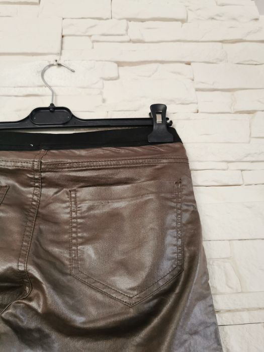 Leginsy damskie z eko skórki