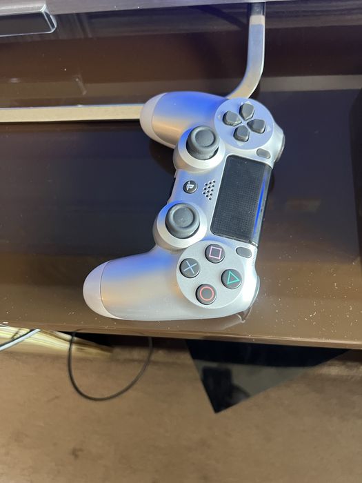 Vendo está PS4 com 1 comando64552979239809120