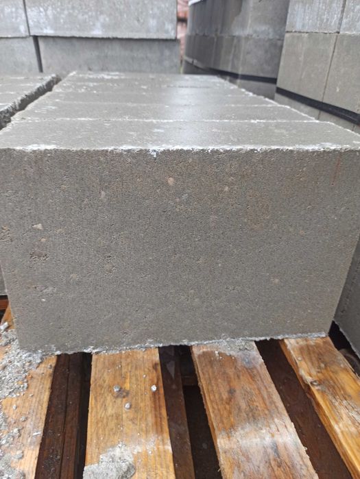 Bloczek fundamentowy b-15