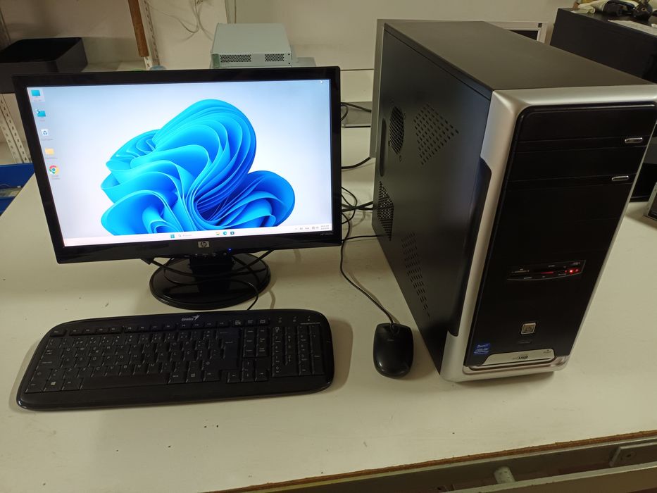 Computador Desktop - Win11 Pro - Em bom estado