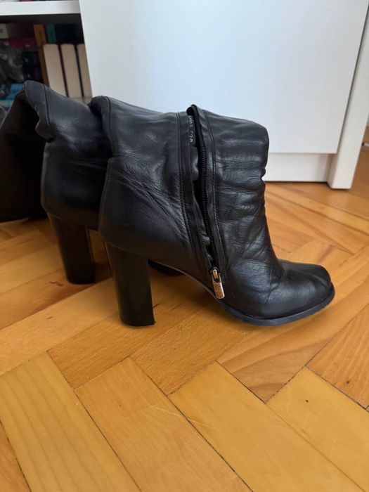 Чоботи шкіряні зимові на підборах 38 розміру