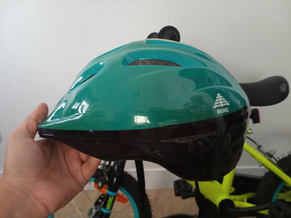 Bicicleta Berg infantil amarela limão com capacete