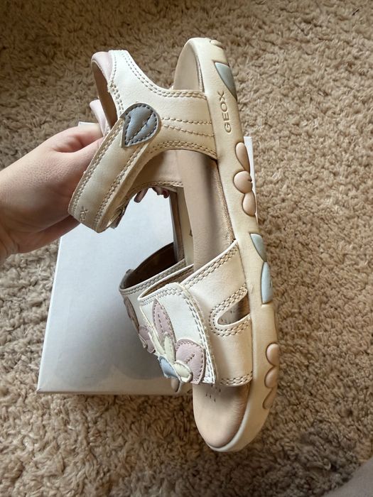 Кожаные босоножки Geox 34p