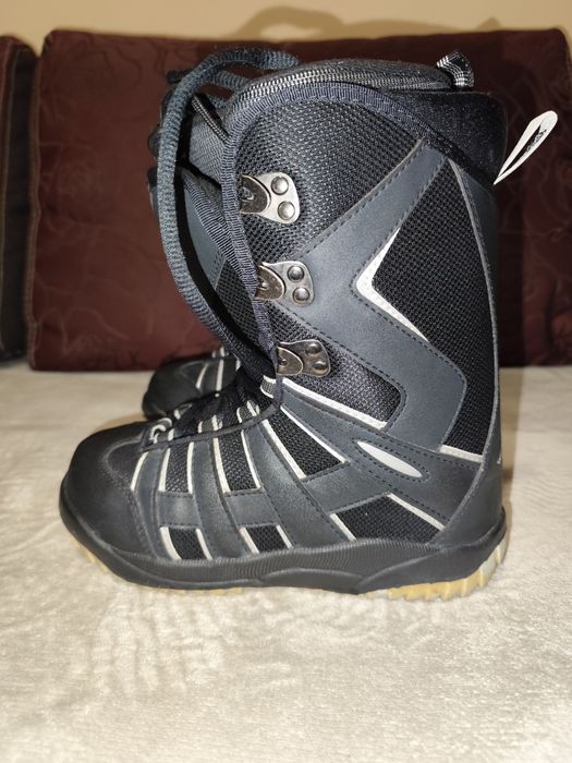 Buty snowboardowe 37