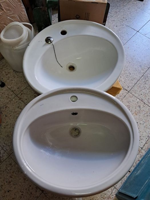 Vendo lavatório casa de banho