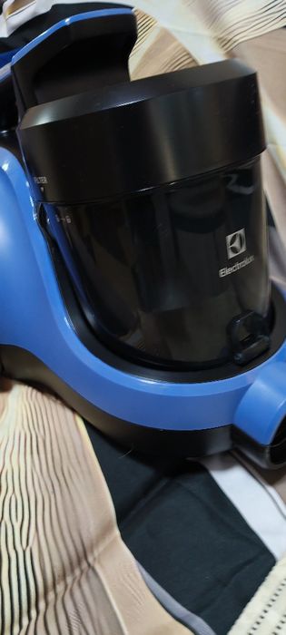 Пилосос без мішка Electrolux ECC21-4SB