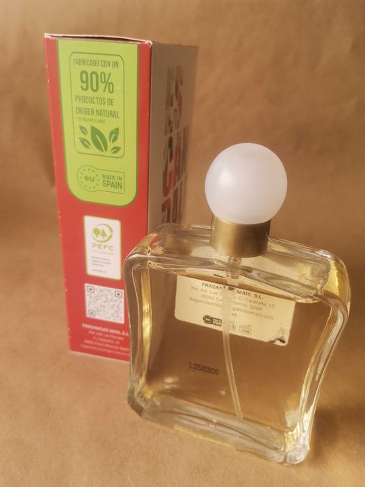 Perfume escandale da sunset world, mulher