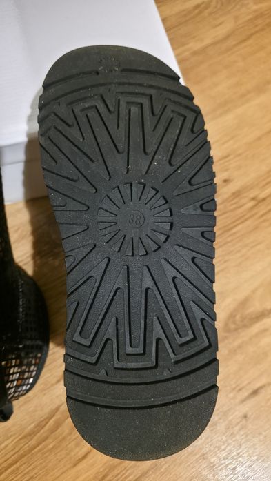 Buty damskie "UGC" rozmiar 38.