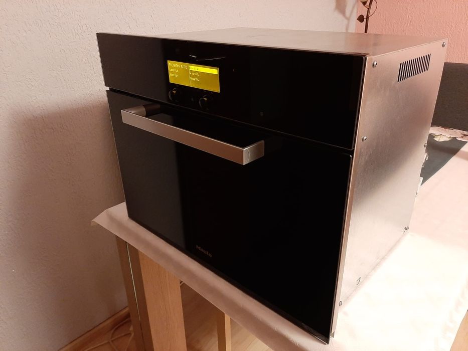 Parowar piekarnik parowy Miele DG 4060