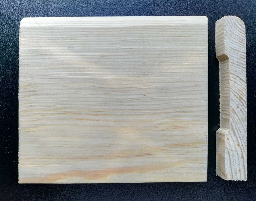 Cokół przypodłogowy świerkowy 9 cm.