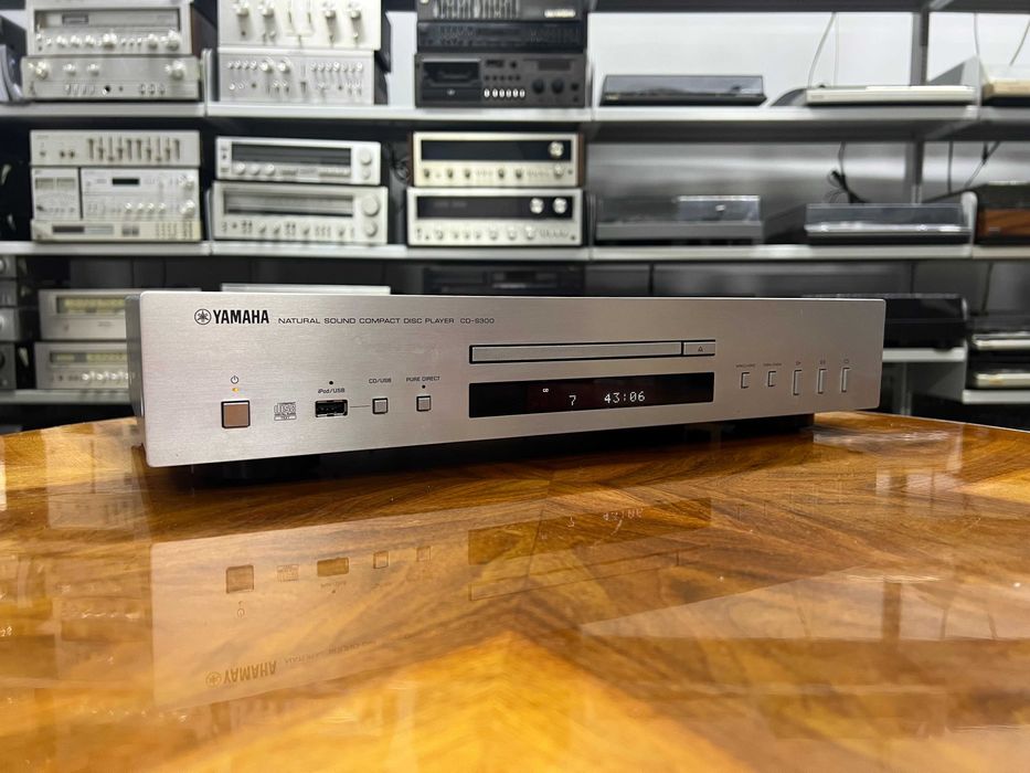 Odtwarzacz płyt CD Yamaha CD-S300 Audio Room