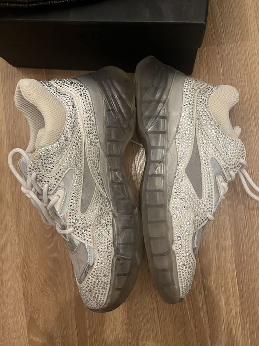 Buty pinko z cyrkoniami