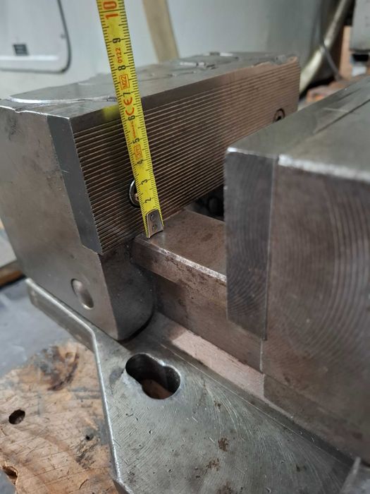 Prensa de precisão hidráulica, abertura 340mm