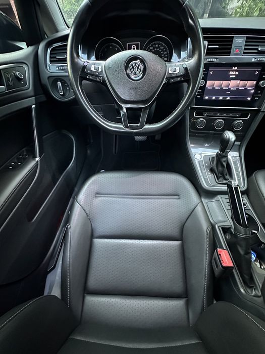 Продам Volkswagen Golf 7