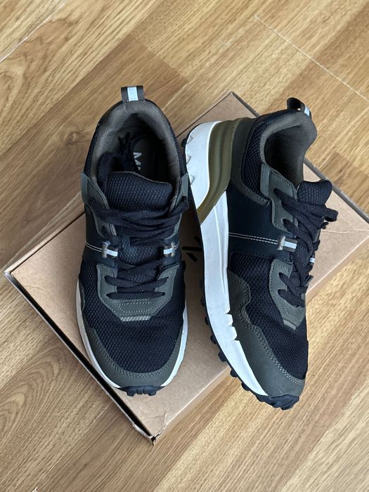 Чоловічі кросівки хакі Mango