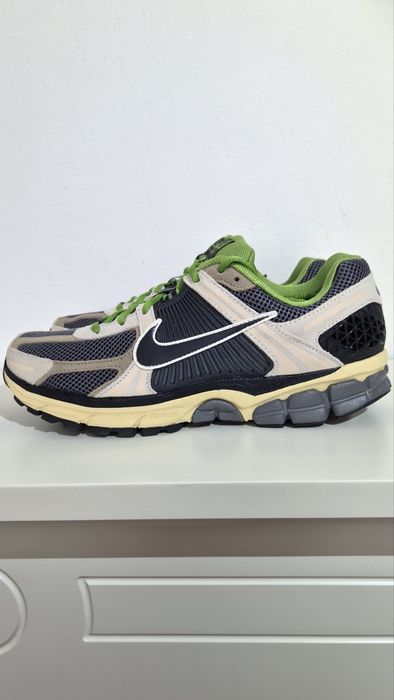 Кросівки Nike Zoom Vomero 5,  HF1553 102, US10 EUR44 28CM
