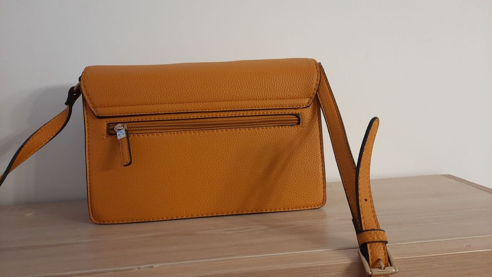 Сумки від Caprisa