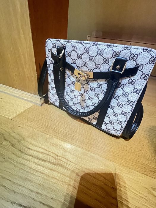 Torebka w dobrym stanie