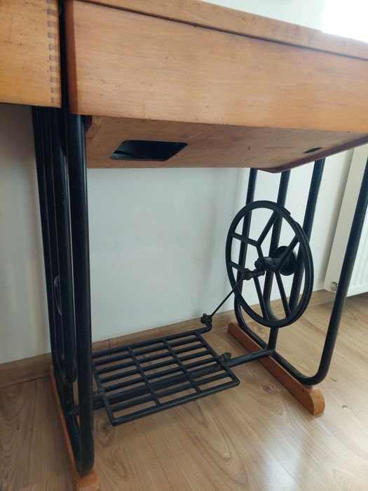 Szafka z maszyną Łucznik