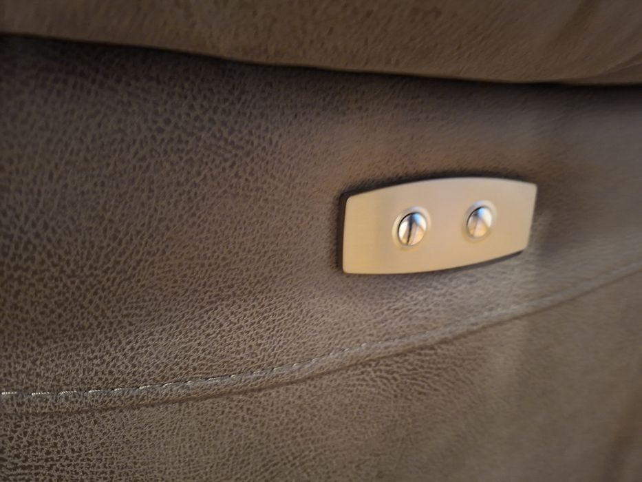 Sofá como novo com regulaçao eléctrica