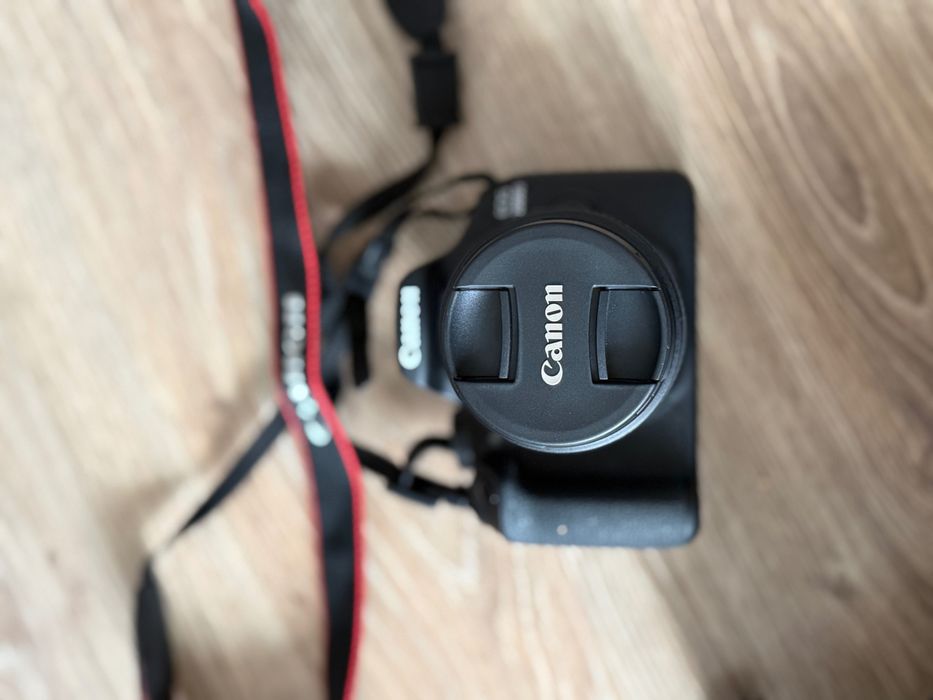 Aparat Canon EOS 2000d