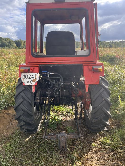 Т 25 із фронтальним навантажувачем