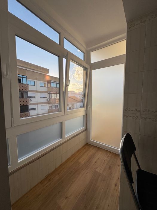 Quartos com varanda em Almada