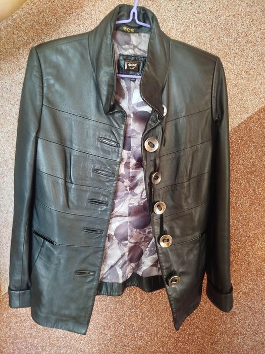 Куртка шкіряна жіноча