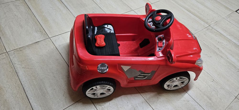 Carro elétrico (12v) Feber