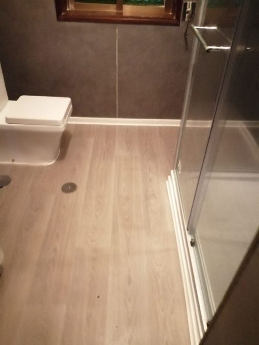 Pinturas, Picheleiro, Tubulação, Pisos, Azulejos, Telhados, Pladur.