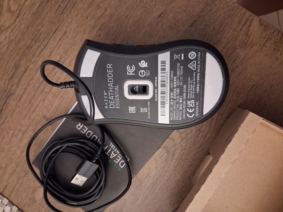 Rato gaming razer Deathadder essencial