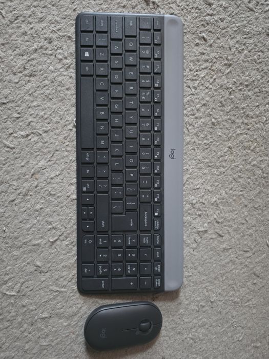Slim Combo Logitech MK470