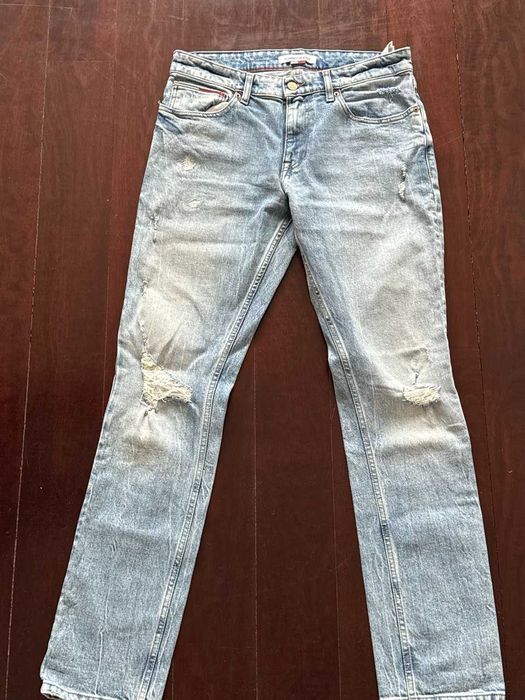 Men’s Tommy Jeans Slim Fit.