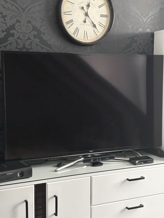 Telewizor led 60 cali