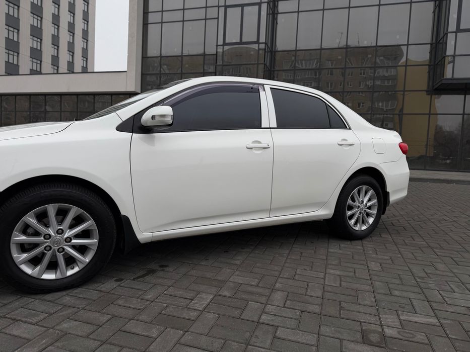 Toyota Corolla 2011р.в (рестайлинг) 1.6 автомат